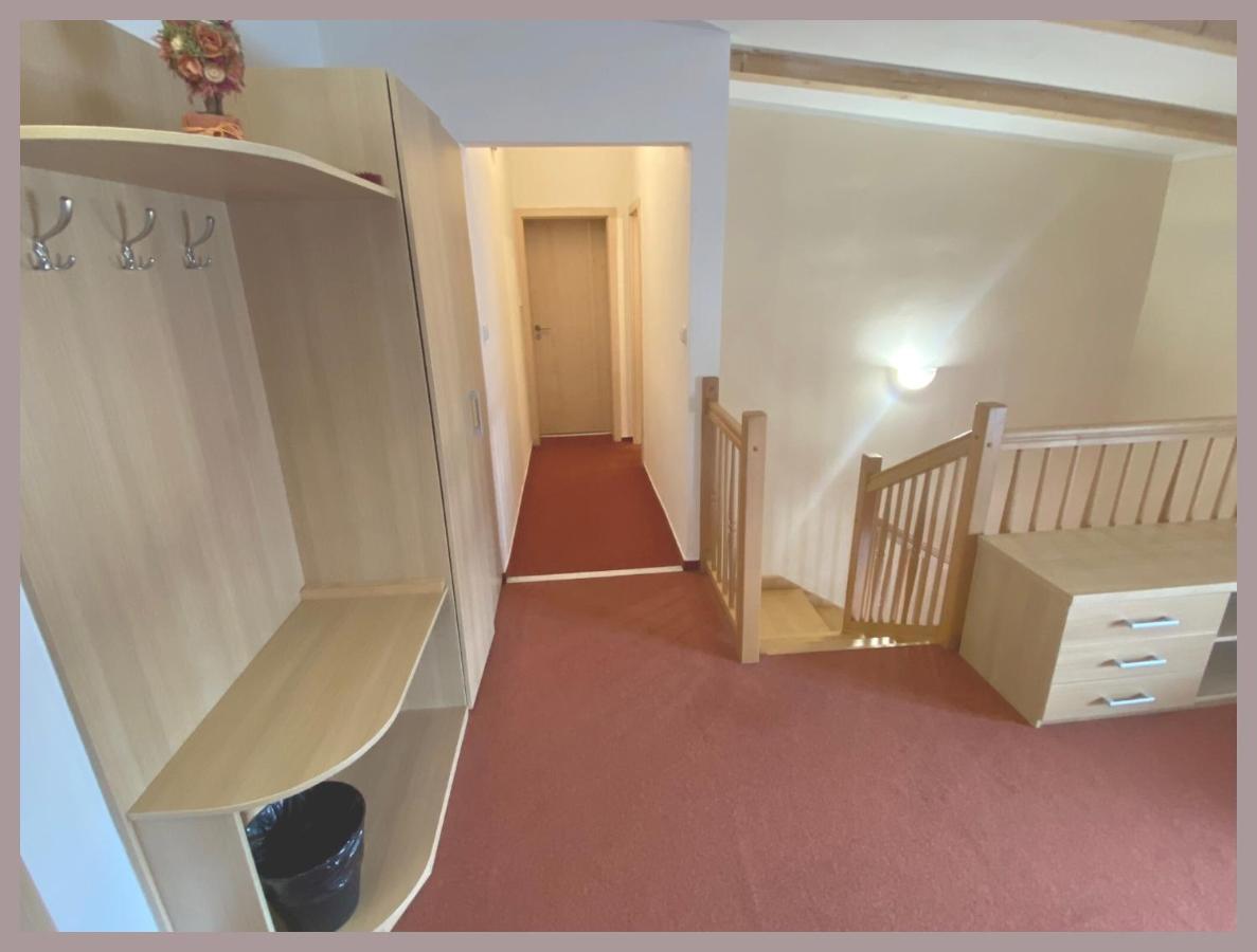 Apartmany Tiva ออสตราวา ภายนอก รูปภาพ