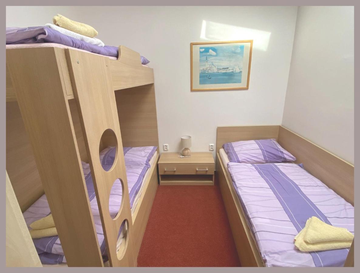 Apartmany Tiva ออสตราวา ภายนอก รูปภาพ